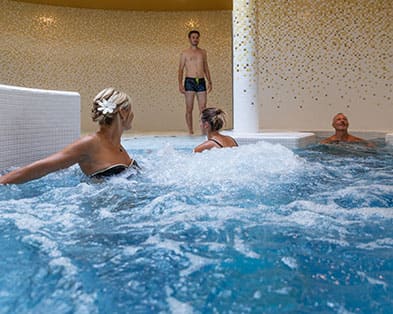 Spa of the thermal baths of Contrexeville : camping Grand-Est Porte des Vosges